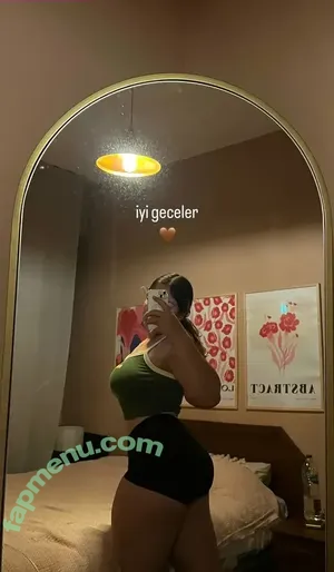 Menekşe Nur Fırat nude
