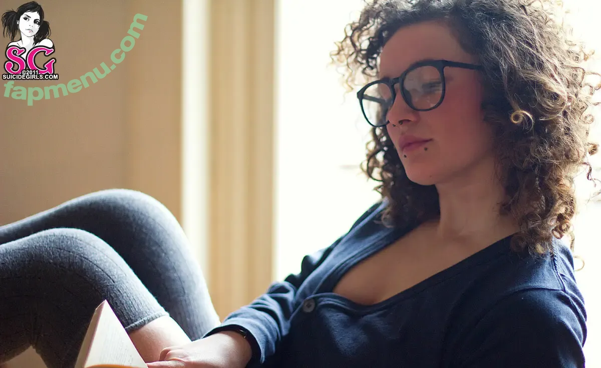 Menina nude photo #0001 (meninalegria)