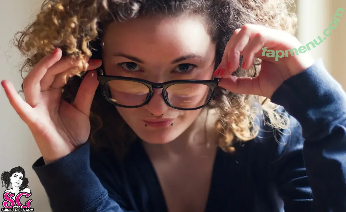 Menina nude photo #0005 (meninalegria)