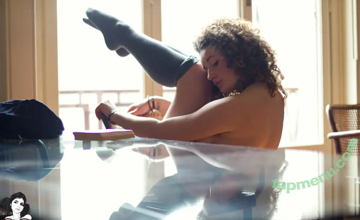 Menina nude photo #0019 (meninalegria)