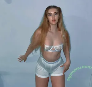  nude photo #0001
