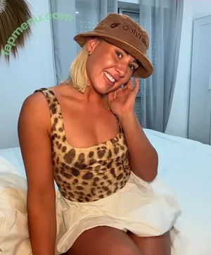 merch / merch_report nude photo #0048