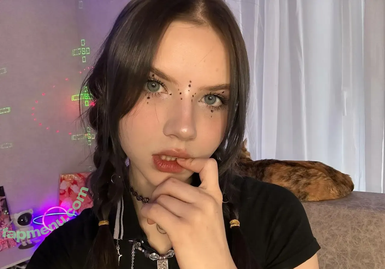 merciabawden nude photo #0066 (onebadgen2)