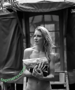 Merel Van Der Wouden / merelvanderwouden nude photo #0002
