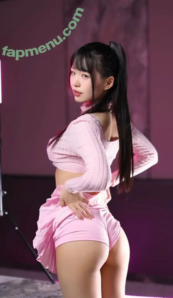 meriolchan nude photo #0070 (smol_meri)