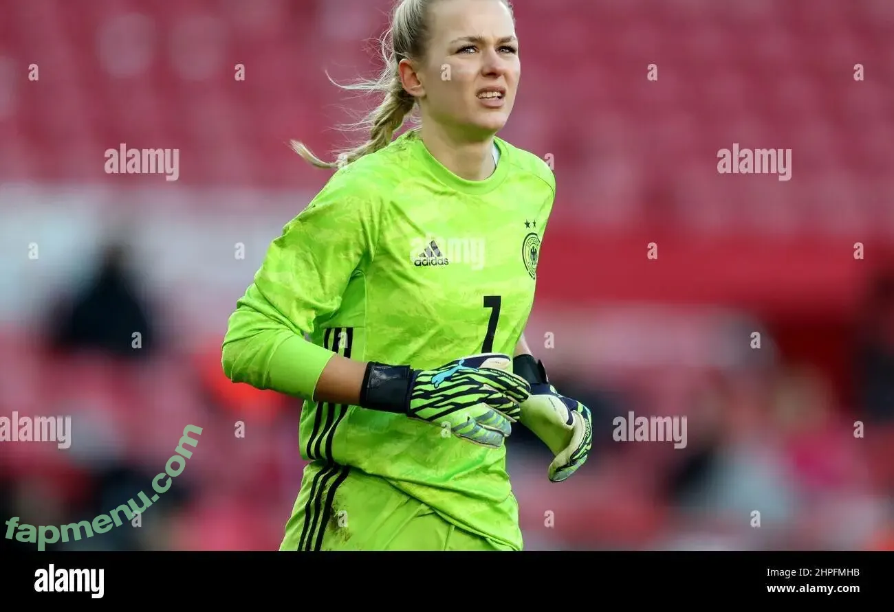 Merle Frohms nude photo #0014 (merlefrohms)