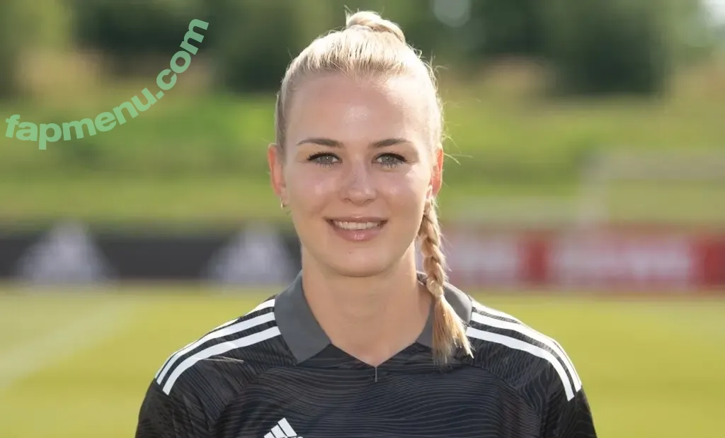 Merle Frohms nude photo #0017 (merlefrohms)