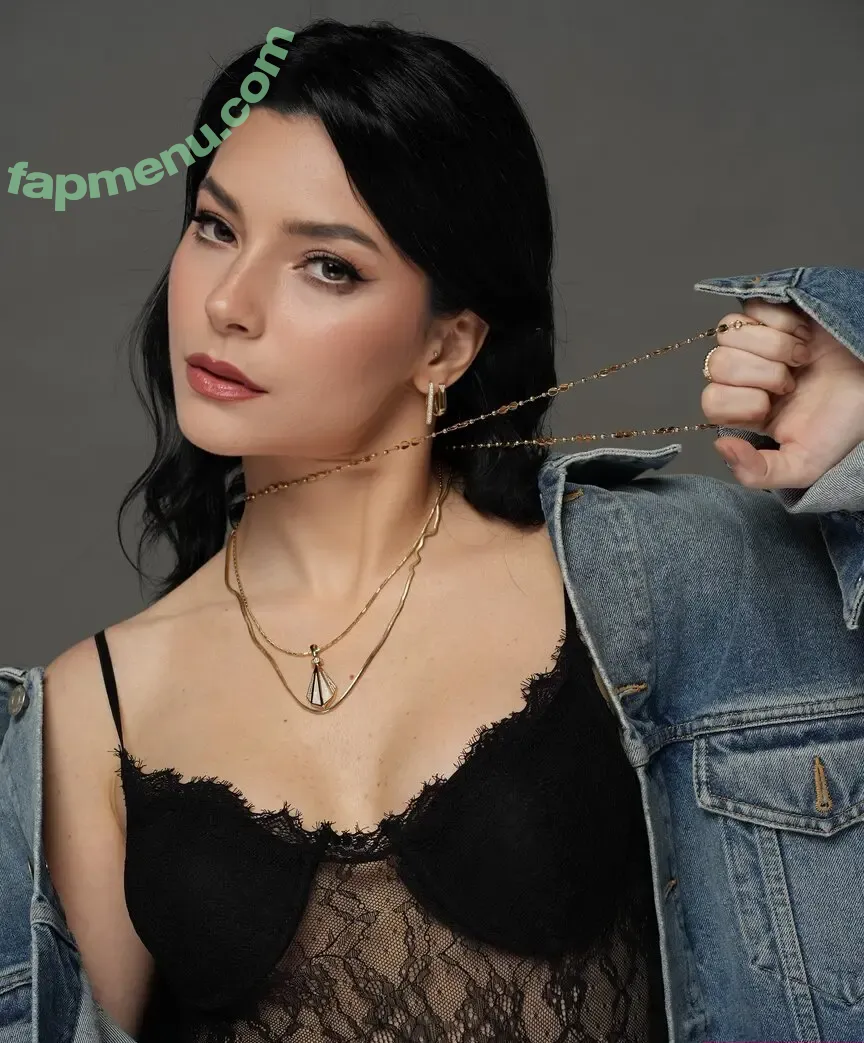 Merve Bolugur nude photo #0046 (mervebolugur)