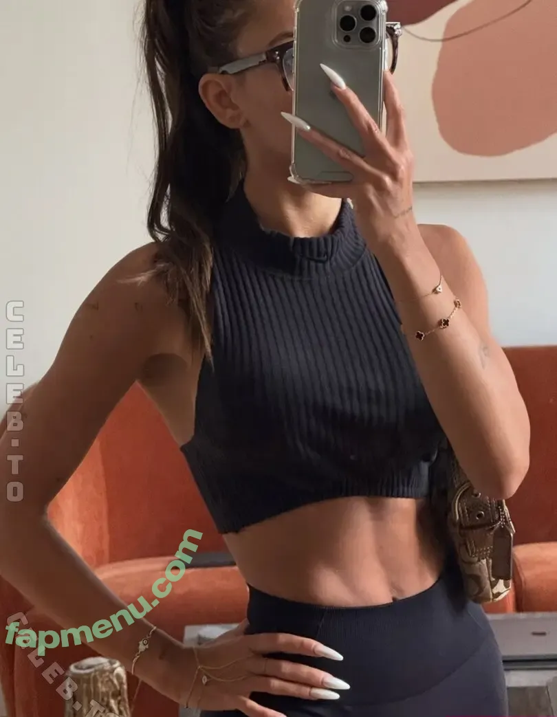 Merve Ozkan nude photo #0230 (merv.ozkn / merveozkann)