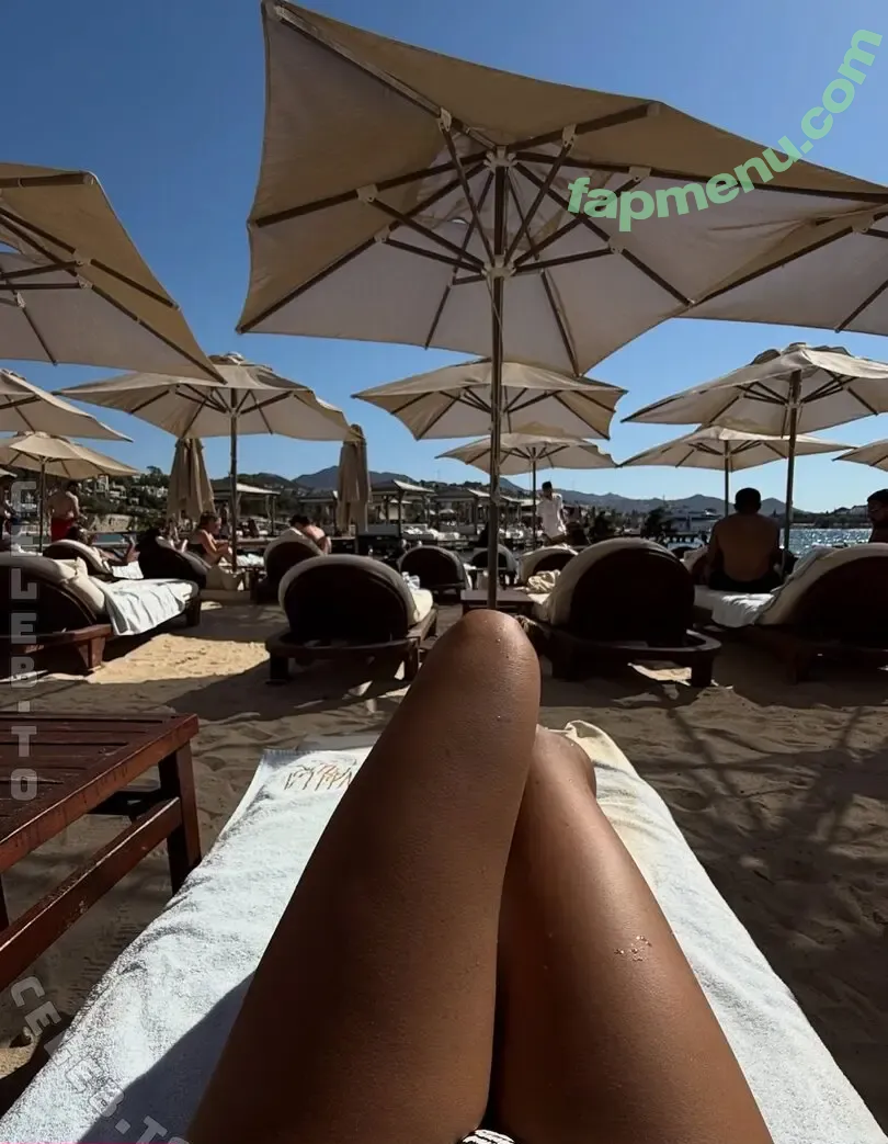 Merve Özkan nude photo #0390 (merv.ozkn / merveozkann)