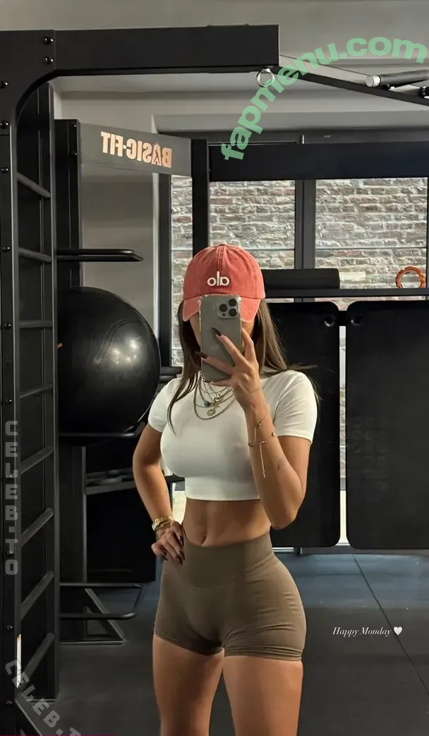 Merve Özkan nude photo #0396 (merv.ozkn / merveozkann)