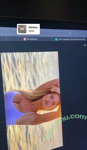 Meshilily nude photo #0012