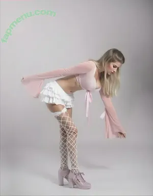 Meshilily nude photo #0019
