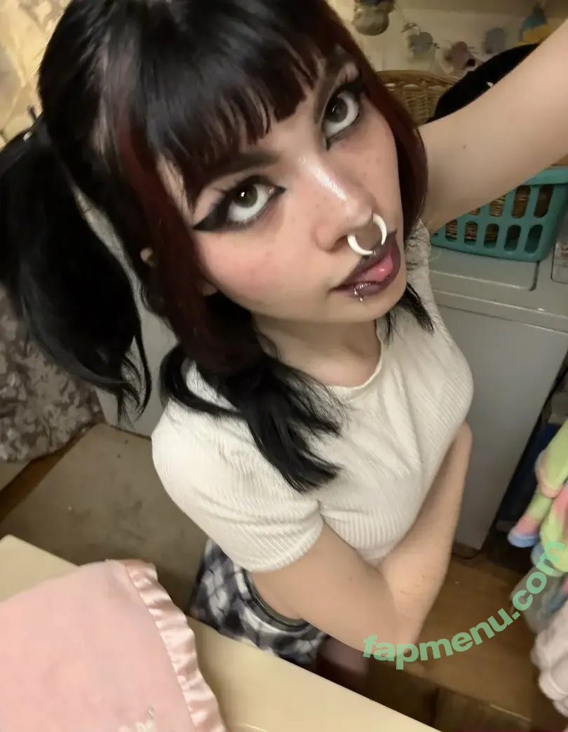 meteormommy nude photo #0001 (lustdeadslut / lustmarce)