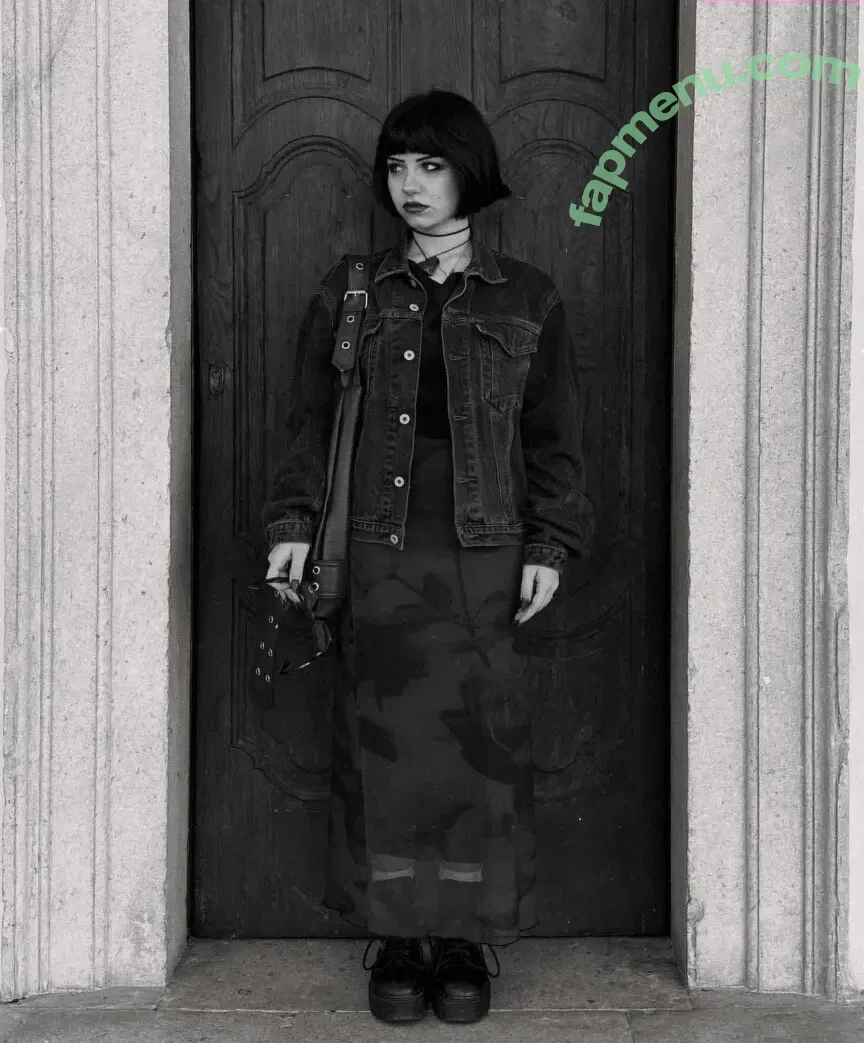 methallika nude photo #0035 (vypercasss)