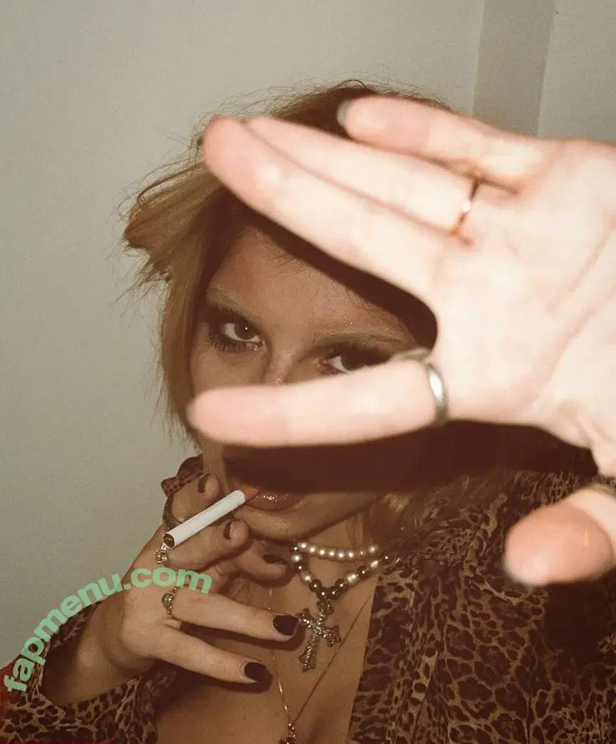 methallika nude photo #0040 (vypercasss)