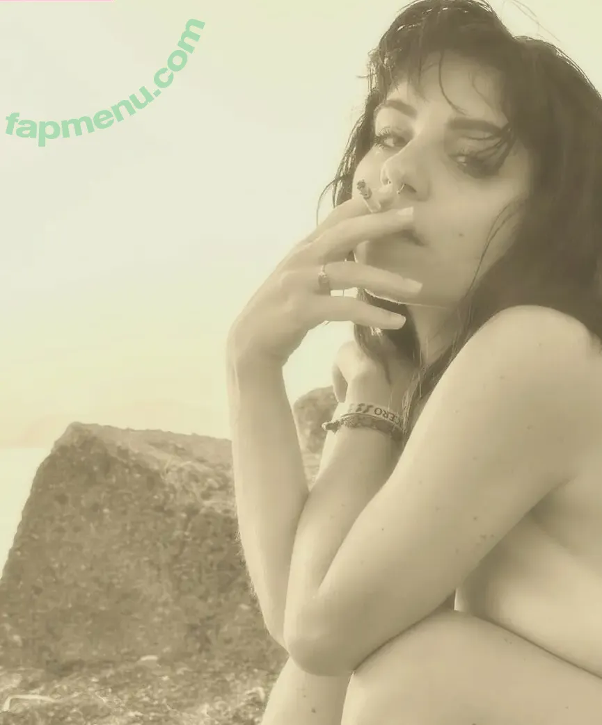 methallika nude photo #0045 (vypercasss)