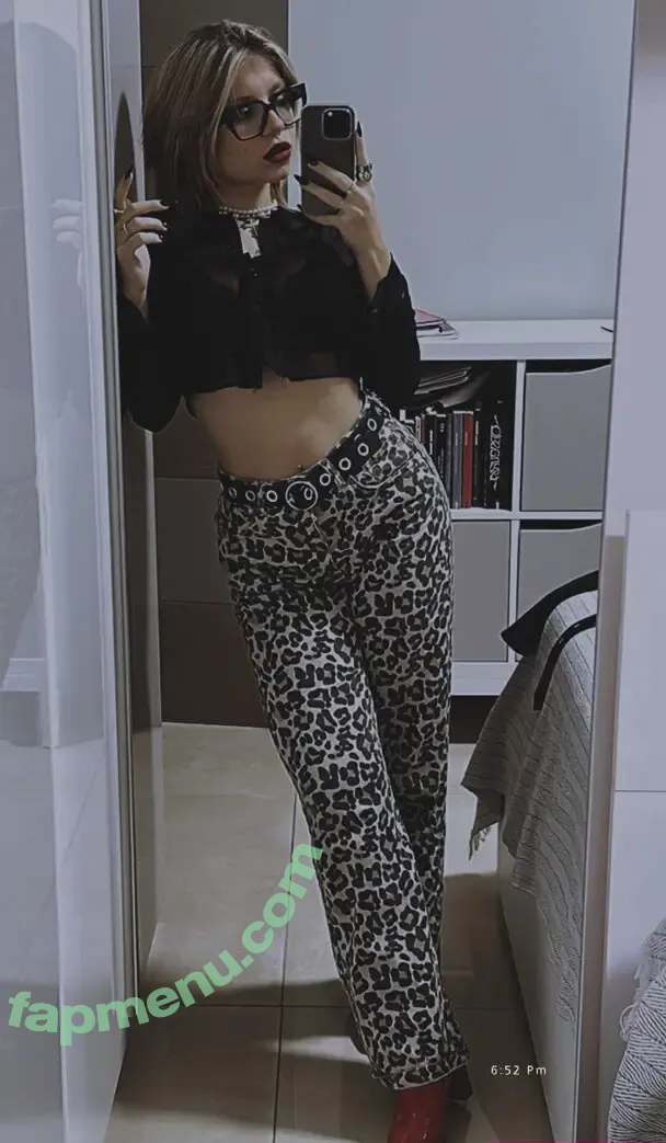 methallika nude photo #0058 (vypercasss)