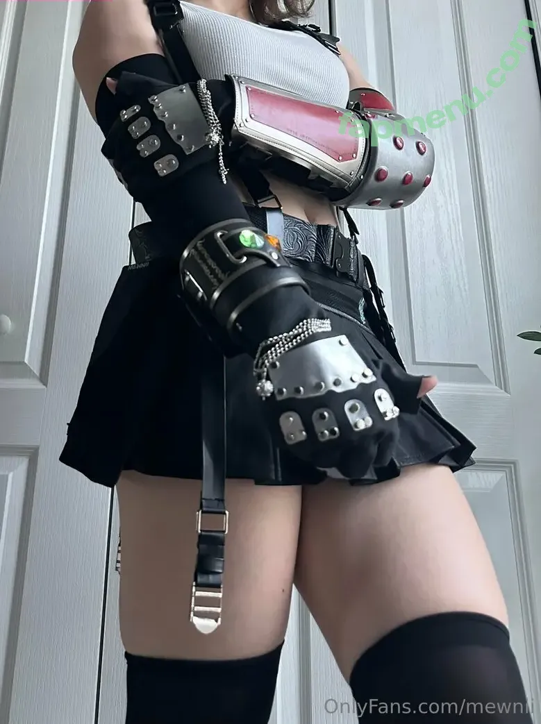 Mewnii nude photo #0154 (Mewwnii)