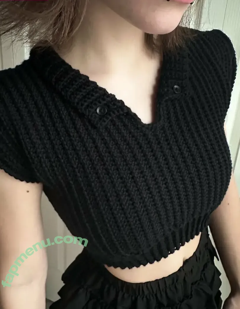 Mewnii nude photo #0015 (Mewwnii)