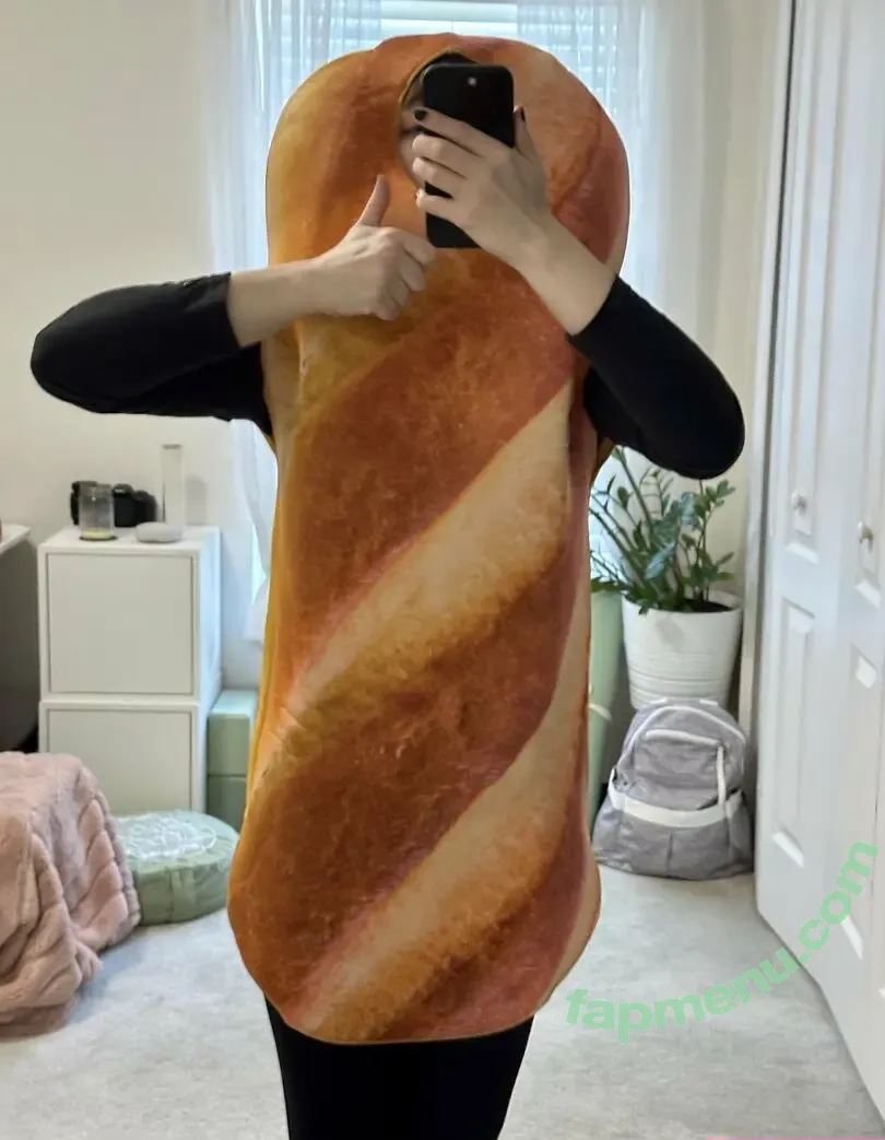 Mewnii nude photo #0020 (Mewwnii)