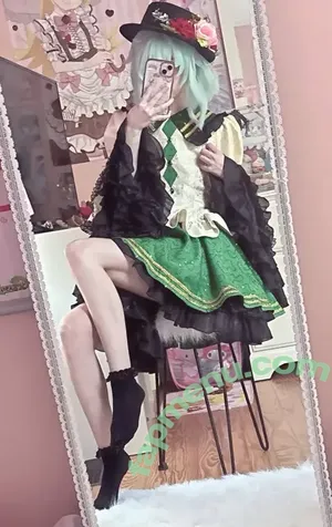 Mewsect nude photo #0012