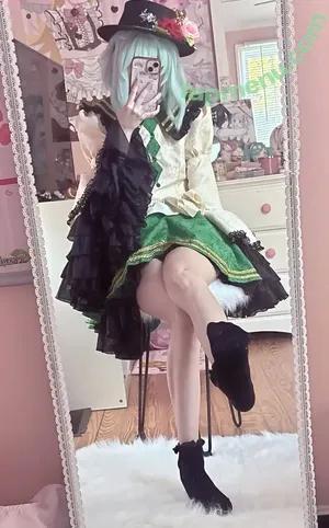 Mewsect nude photo #0015