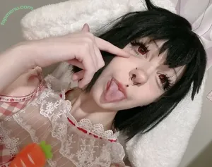 Mewsect nude photo #0007