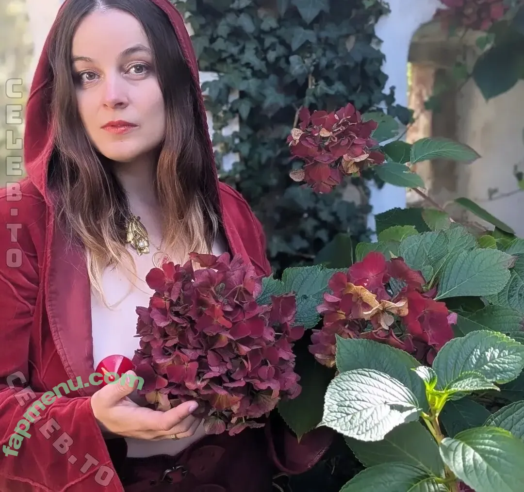 Mháire Stritter nude photo #0232 (channels / mhairestritter / orkenspaltertv)