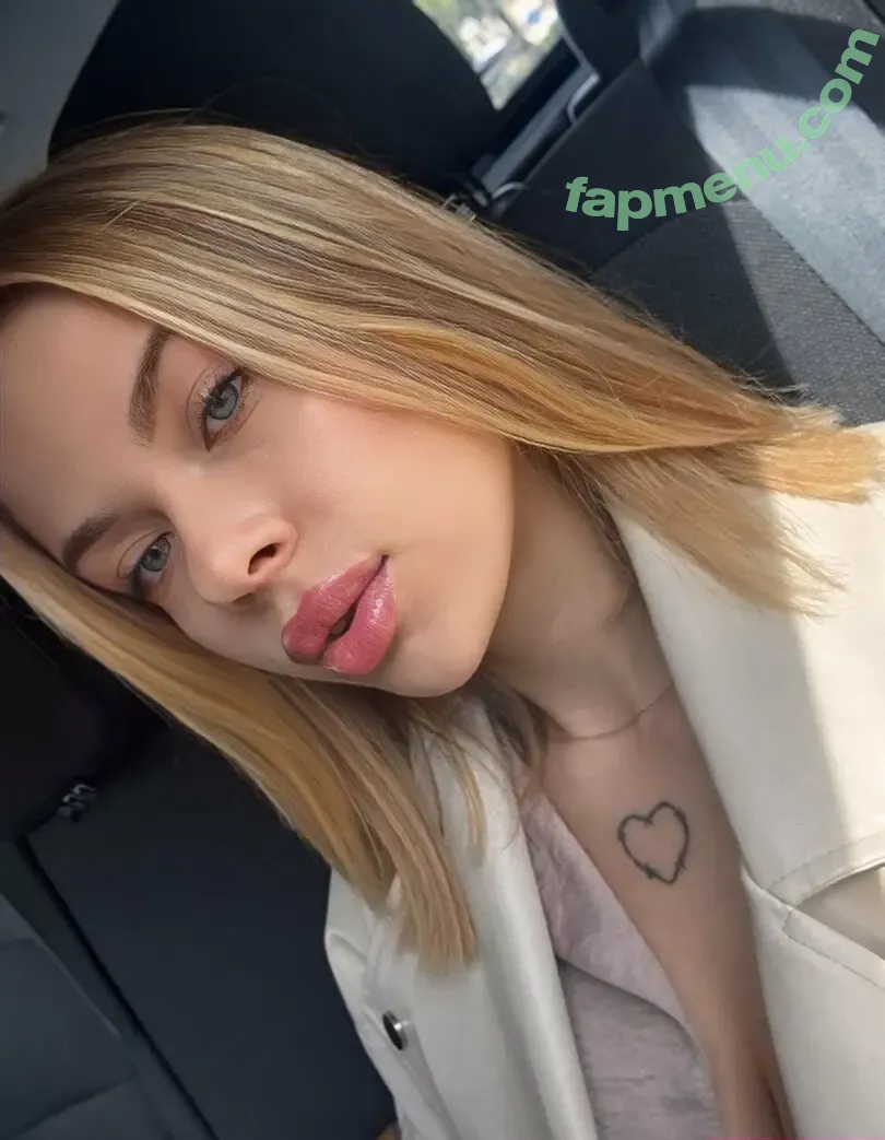 mi_mia_hart nude photo #0027 (mimirosahart)