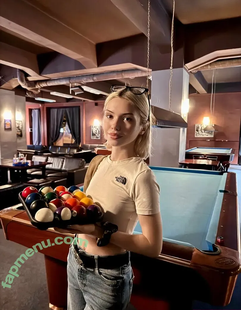 Mia_bluebird nude photo #0304 (clarathestudent / miabluebird)