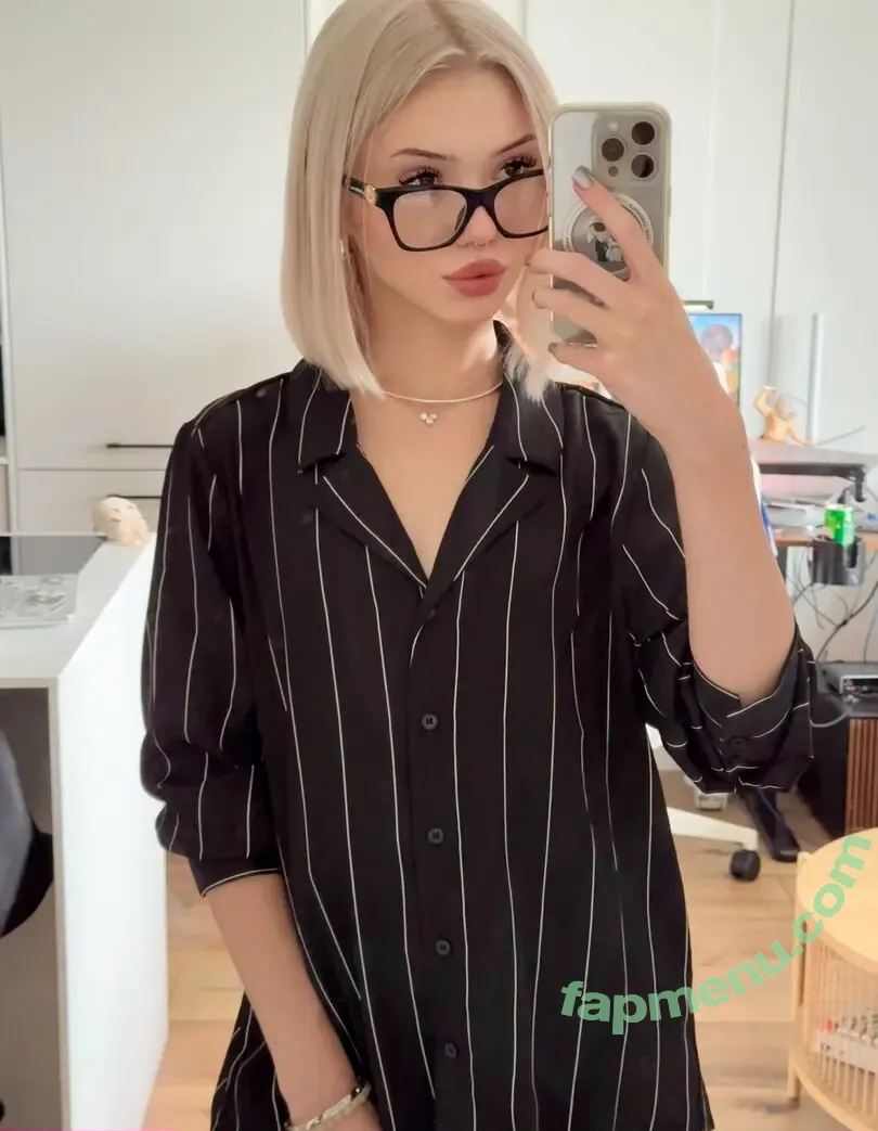 Mia_bluebird nude photo #0325 (clarathestudent / miabluebird)