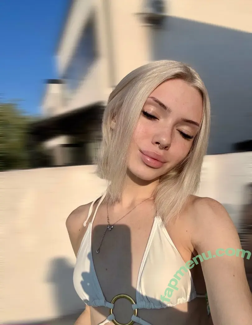 Mia_bluebird nude photo #0334 (clarathestudent / miabluebird)