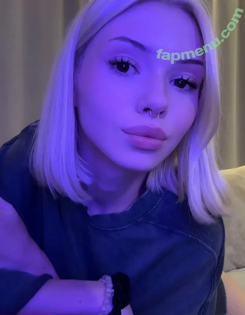 Mia_bluebird nude photo #0344 (clarathestudent / miabluebird)