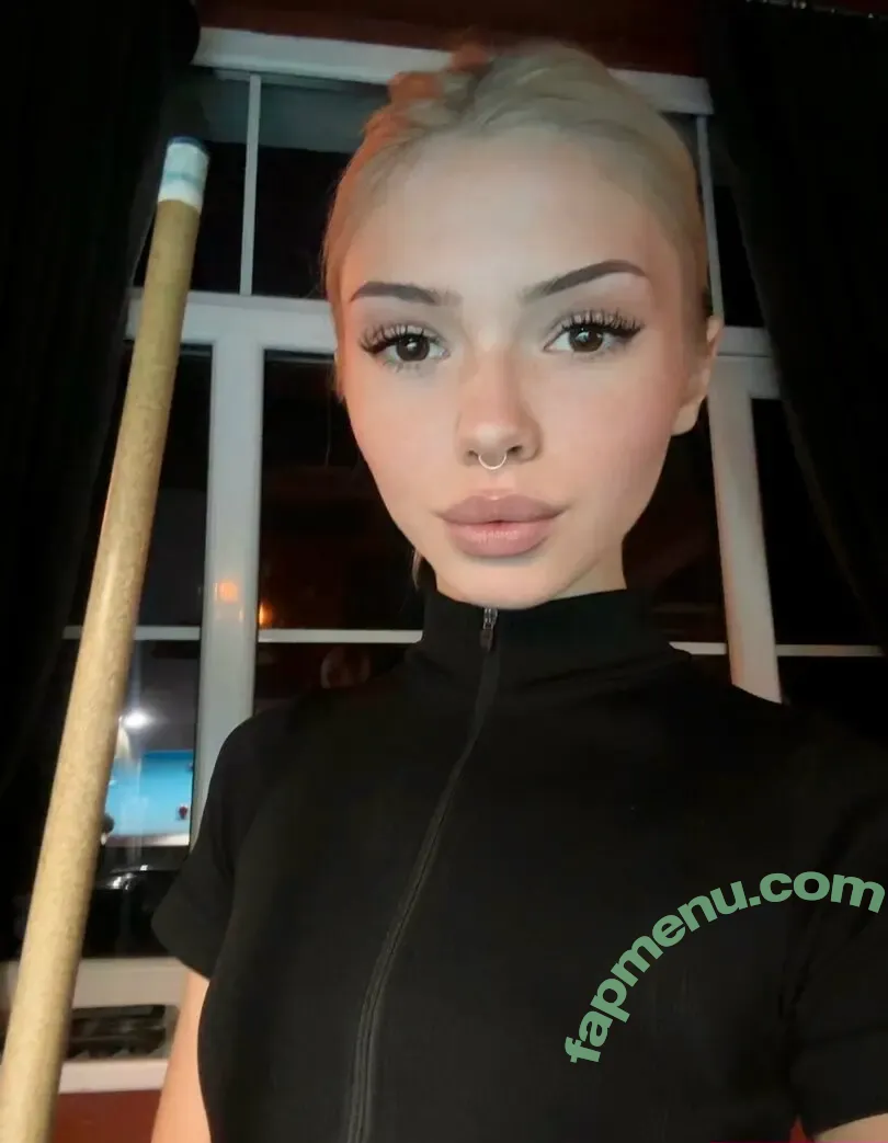 Mia_bluebird nude photo #0349 (clarathestudent / miabluebird)