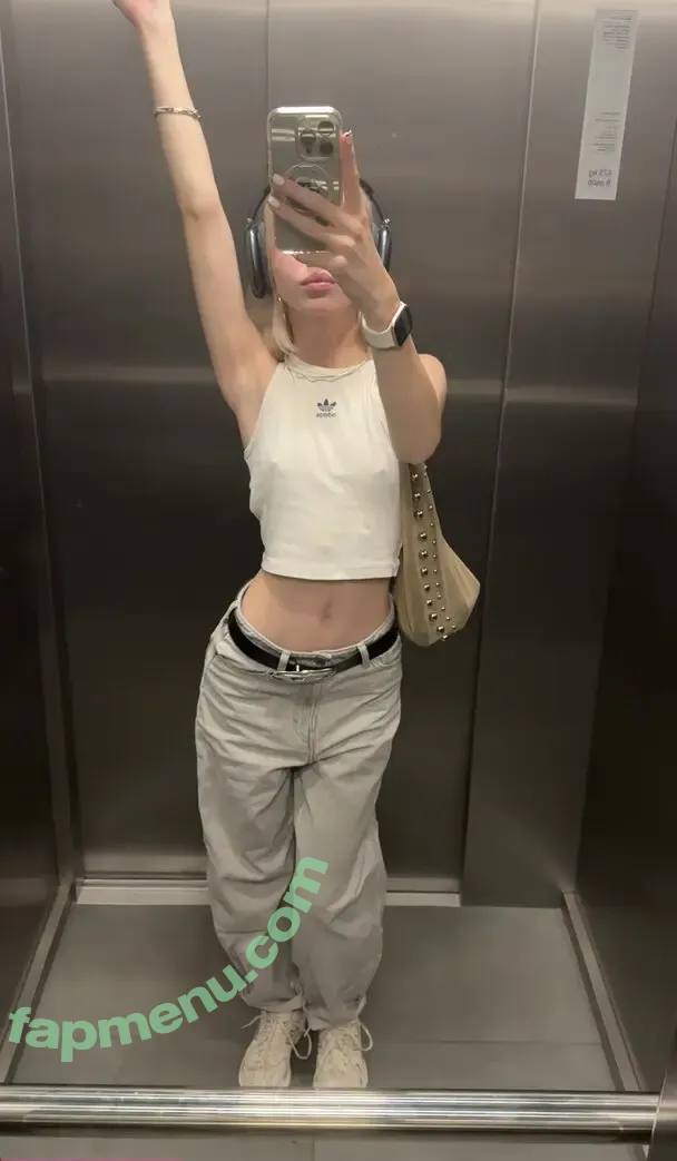 Mia_bluebird nude photo #0354 (clarathestudent / miabluebird)