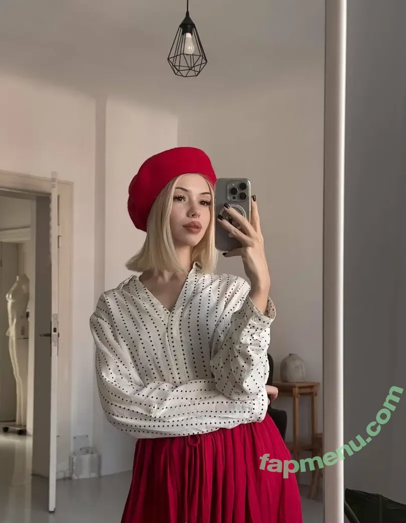 Mia_bluebird nude photo #0359 (clarathestudent / miabluebird)