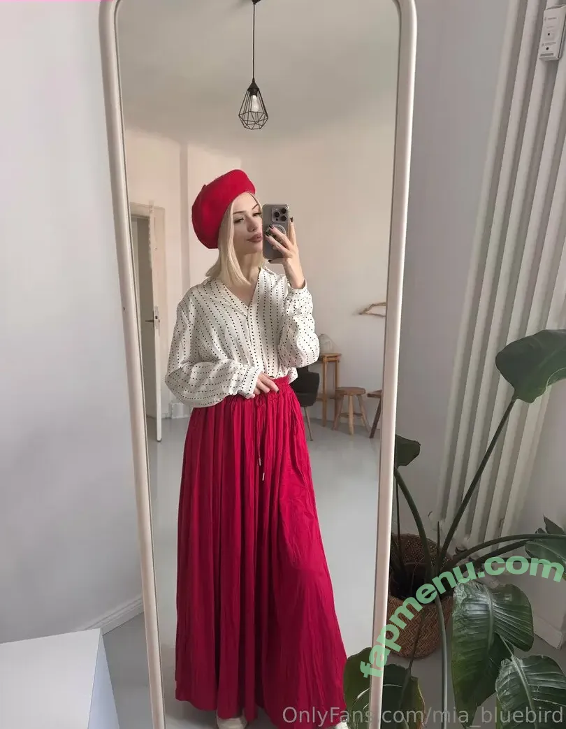 Mia_bluebird nude photo #0360 (clarathestudent / miabluebird)