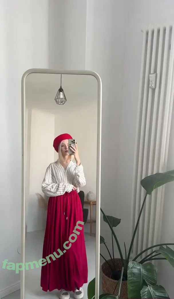 Mia_bluebird nude photo #0361 (clarathestudent / miabluebird)