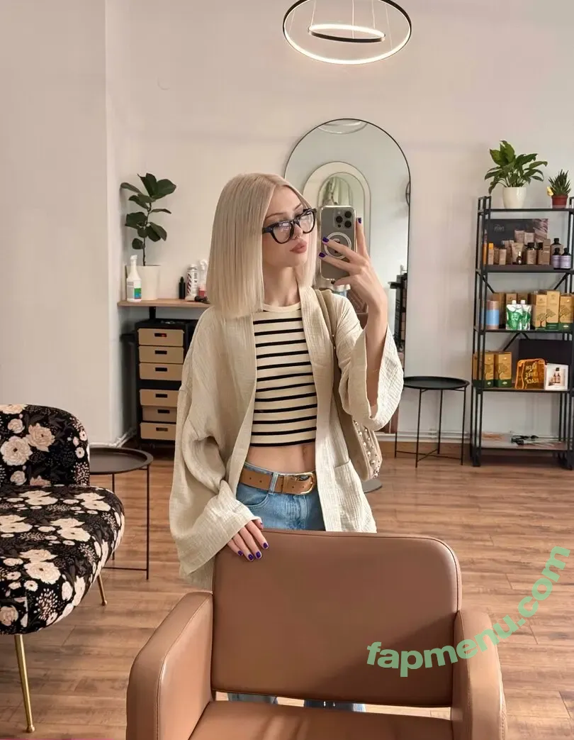 Mia_bluebird nude photo #0367 (_iam_bluebird_ / clarathestudent)