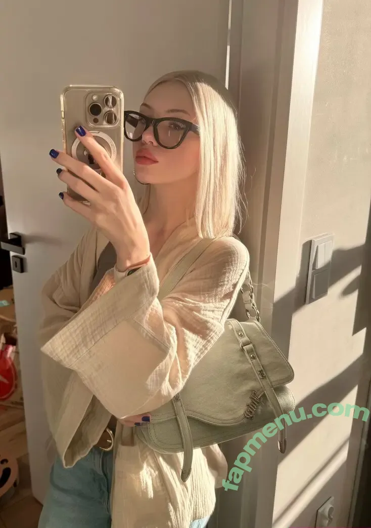 Mia_bluebird nude photo #0373 (_iam_bluebird_ / clarathestudent)