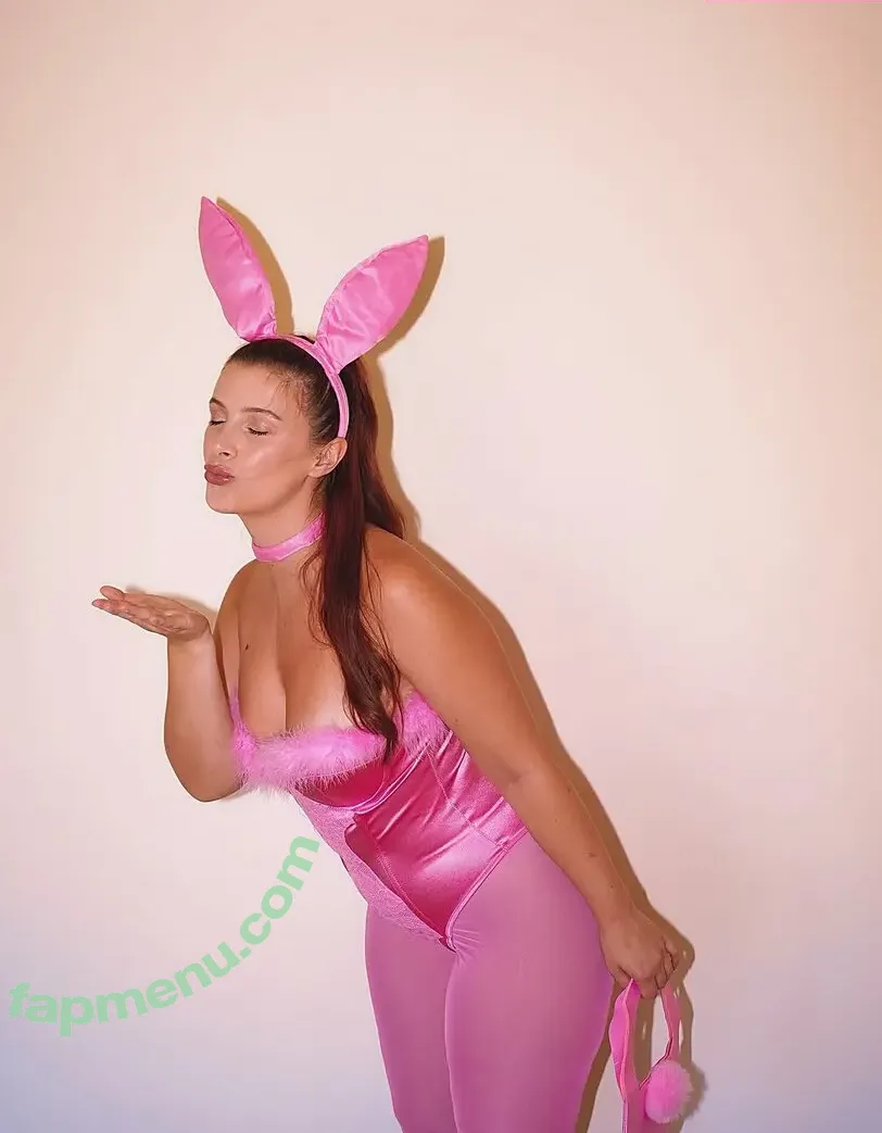 Mia G nude photo #0001 (iammia1 / mia_ngx)