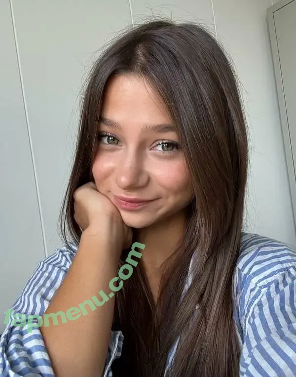 Mia Girl nude photo #0012 (iammiagirl / mia_baby_girl)