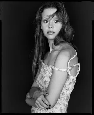 Mia Goth / goth.mia / officalmiagoth nude photo #0190