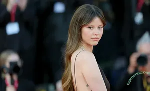 Mia Goth / goth.mia / officalmiagoth nude photo #0262