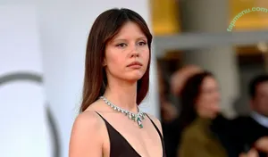 Mia Goth / goth.mia / officalmiagoth nude photo #0284