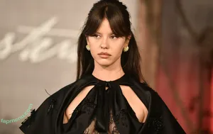 Mia Goth / goth.mia / officalmiagoth nude photo #0355