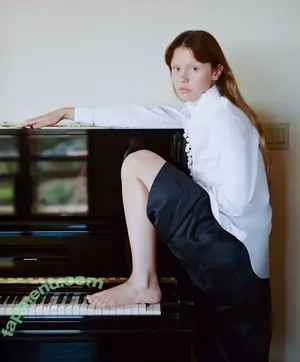 Mia Goth / goth.mia / officalmiagoth nude photo #0380