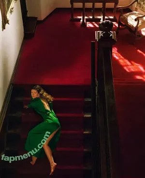 Mia Goth / goth.mia / officalmiagoth nude photo #0381