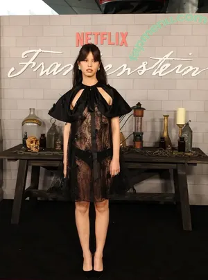 Mia Goth / goth.mia / officalmiagoth nude photo #0515